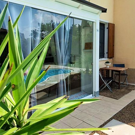 Picnic Room And Pool Castelnuovo del Garda Exterior photo