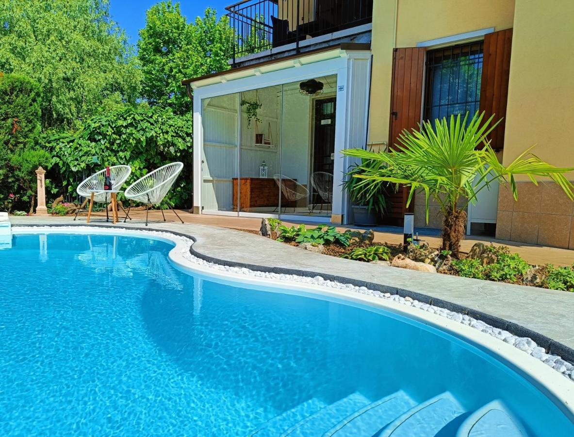 Picnic Room And Pool Castelnuovo del Garda Exterior photo