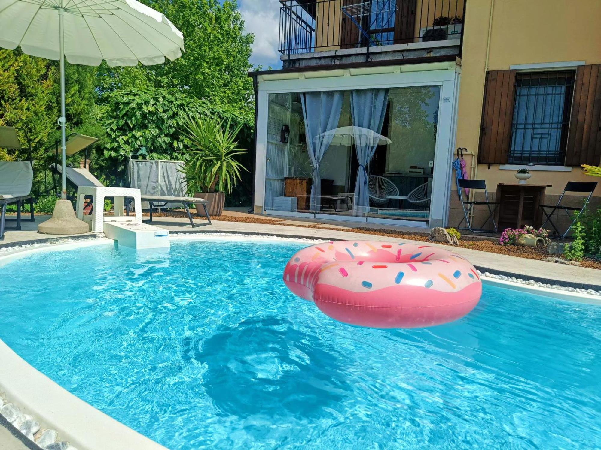 Picnic Room And Pool Castelnuovo del Garda Exterior photo